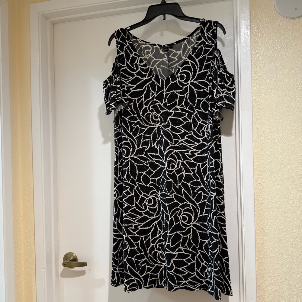 Woman’s  Black  and White Floral dress with sequins